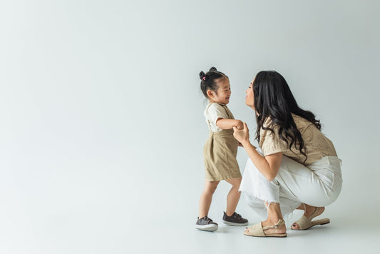 5 Signs of Secure Attachment Style in Toddlers & Young Children