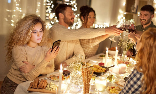 6 Holiday Conversation Starters to Ease Anxiety in Social Situations