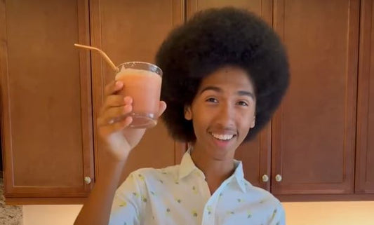 Super Cool Strawberry Pineapple Smoothie Recipe